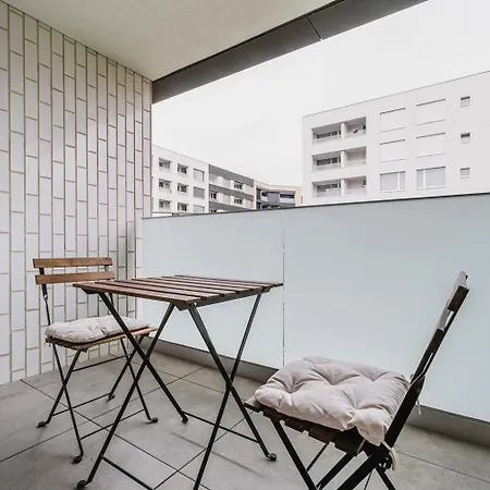 Blueground 7 Balcony Stromovka Park Prg-26 Apartment